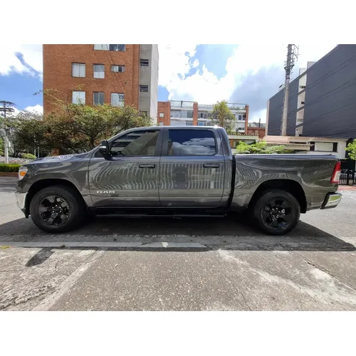 RAM 1500 2021 Gris Bogotá