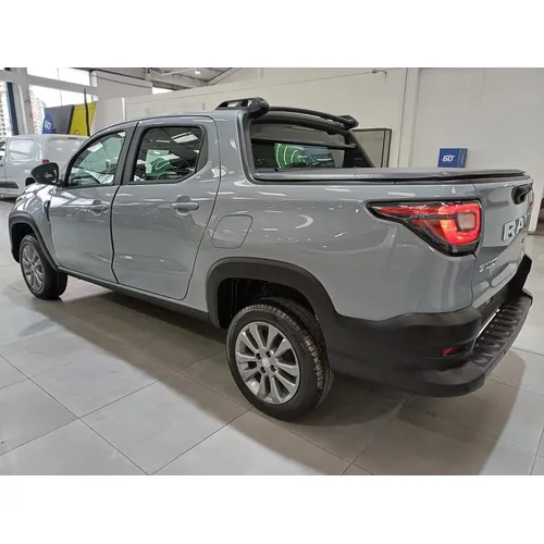 RAM 700 2026 Gris Bogotá