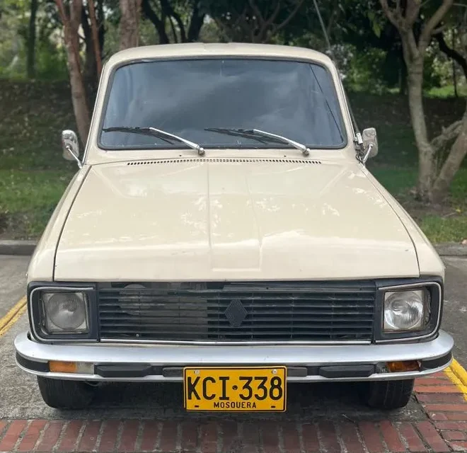 Renault 6 Export Clasico 2008 beige4