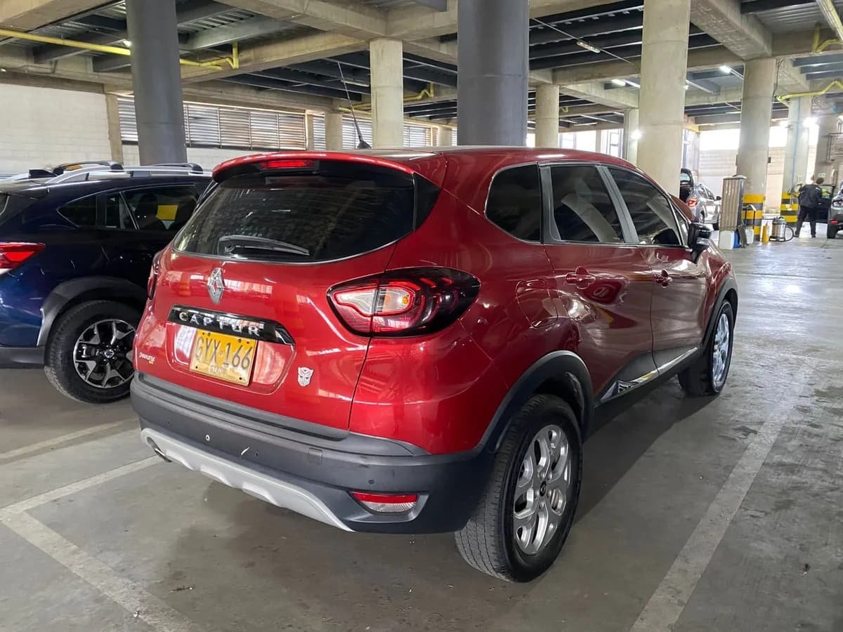 Renault Captur 2.0 Zen 2022 Rojo