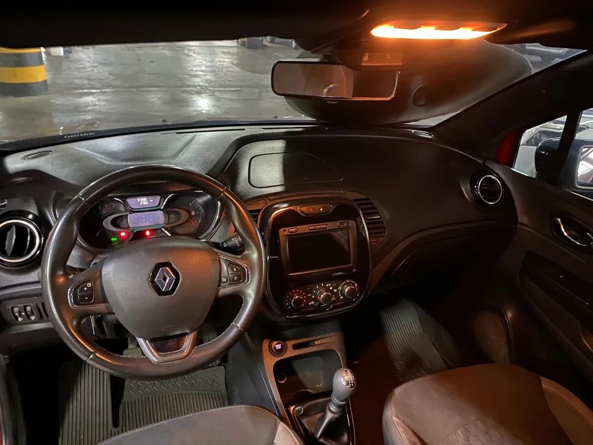 Renault Captur 2.0 Zen 2022 Rojo