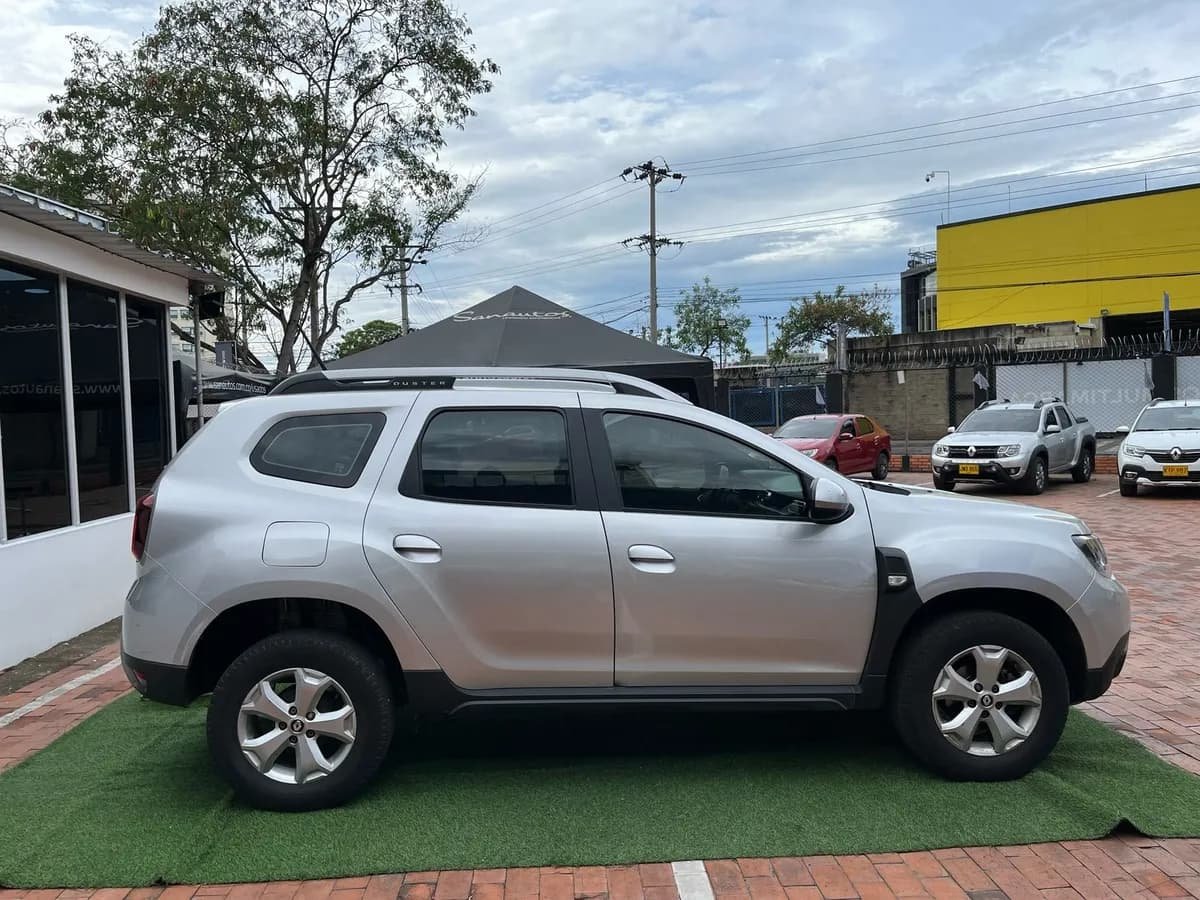 Renault Duster 1.3 Intense Cvt Plateado Año 2022