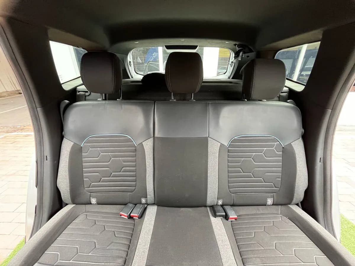 Renault Duster 1.3 Intense Cvt Plateado Año 2022