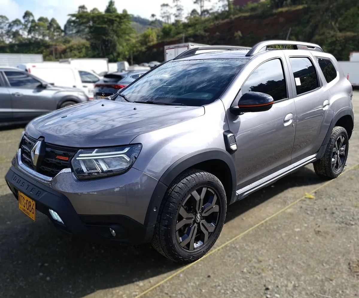 Renault Duster 2025 Gris Caldas