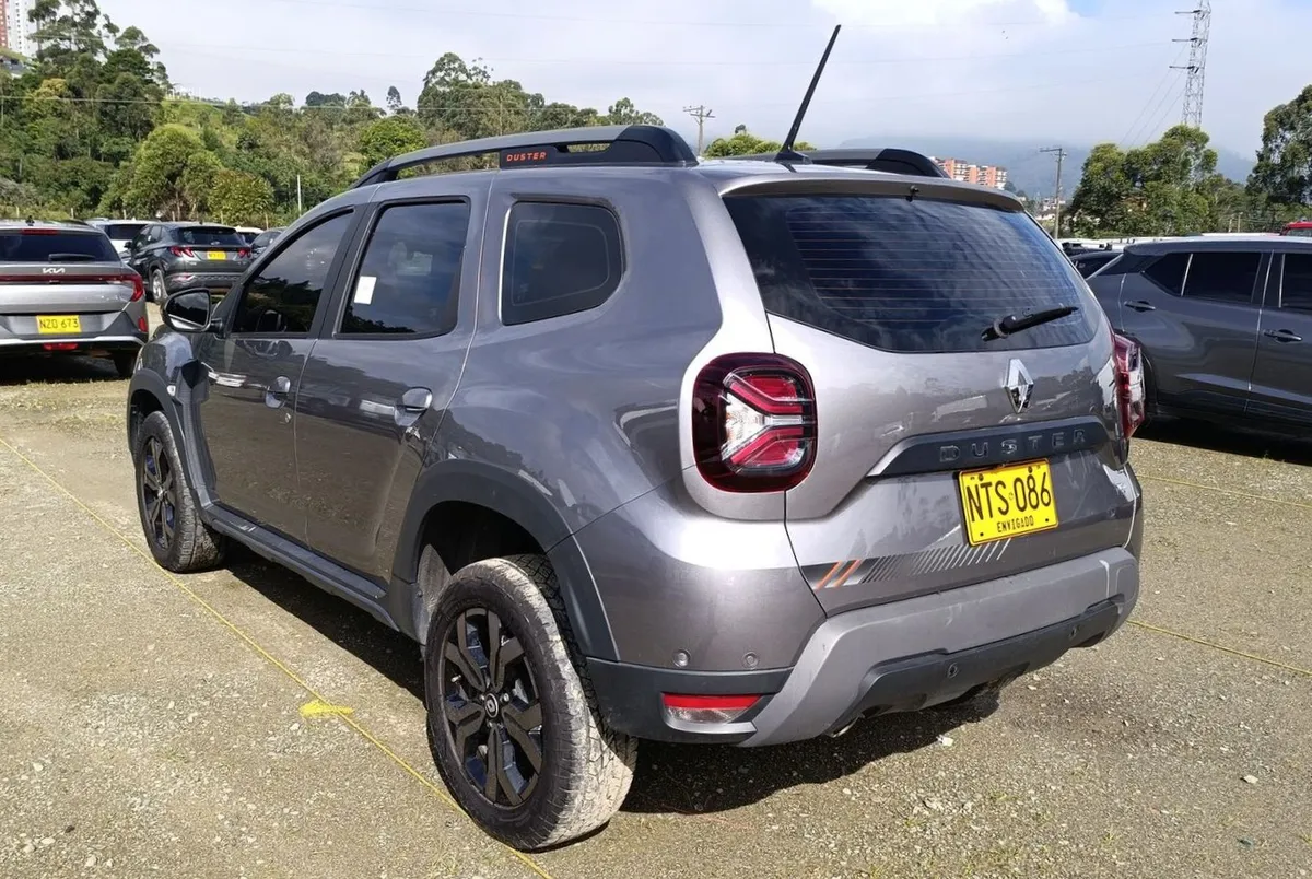 Renault Duster 2025 Gris Caldas
