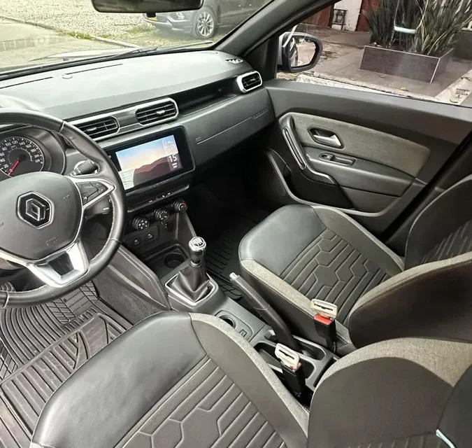 Renault Duster 1.6 Intense 2023 marron6