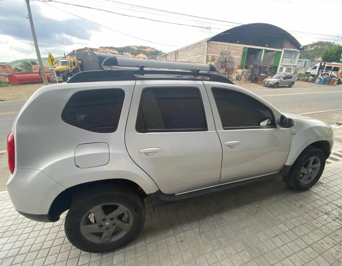 Renault Duster 2015 Gris Ocaña