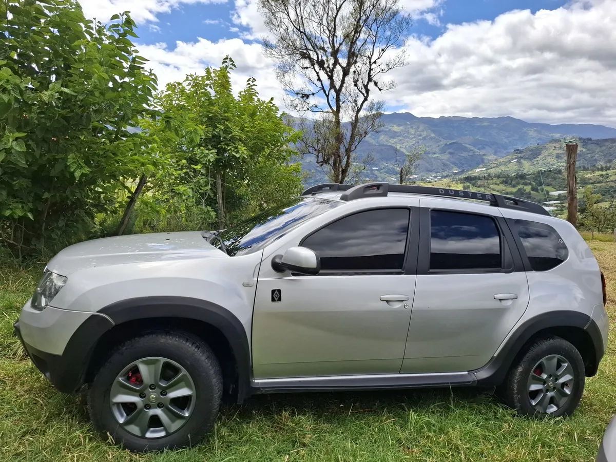 Renault Duster 2021 Gris Los Patios