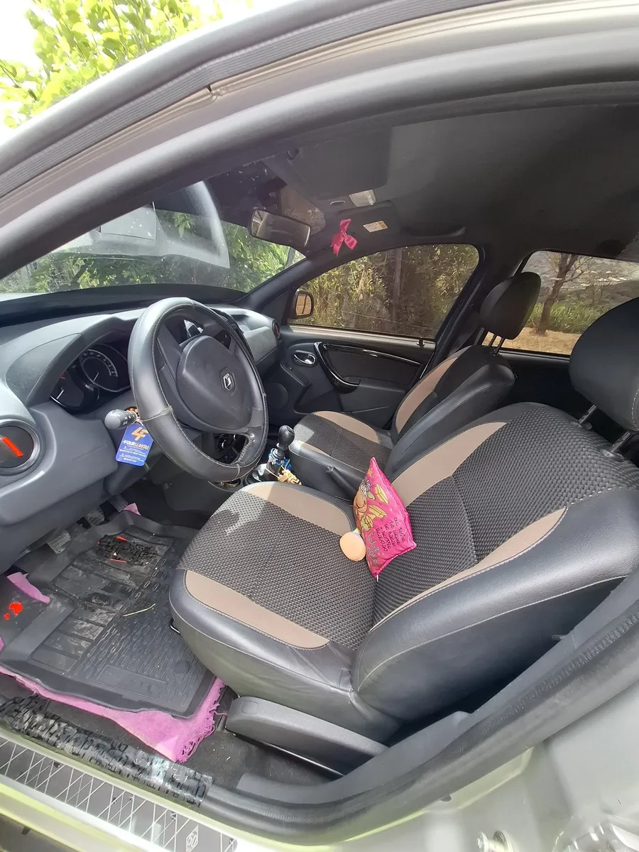 Renault Duster 2021 Gris Los Patios