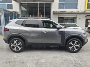 Renault Duster 2026 Gris Chía