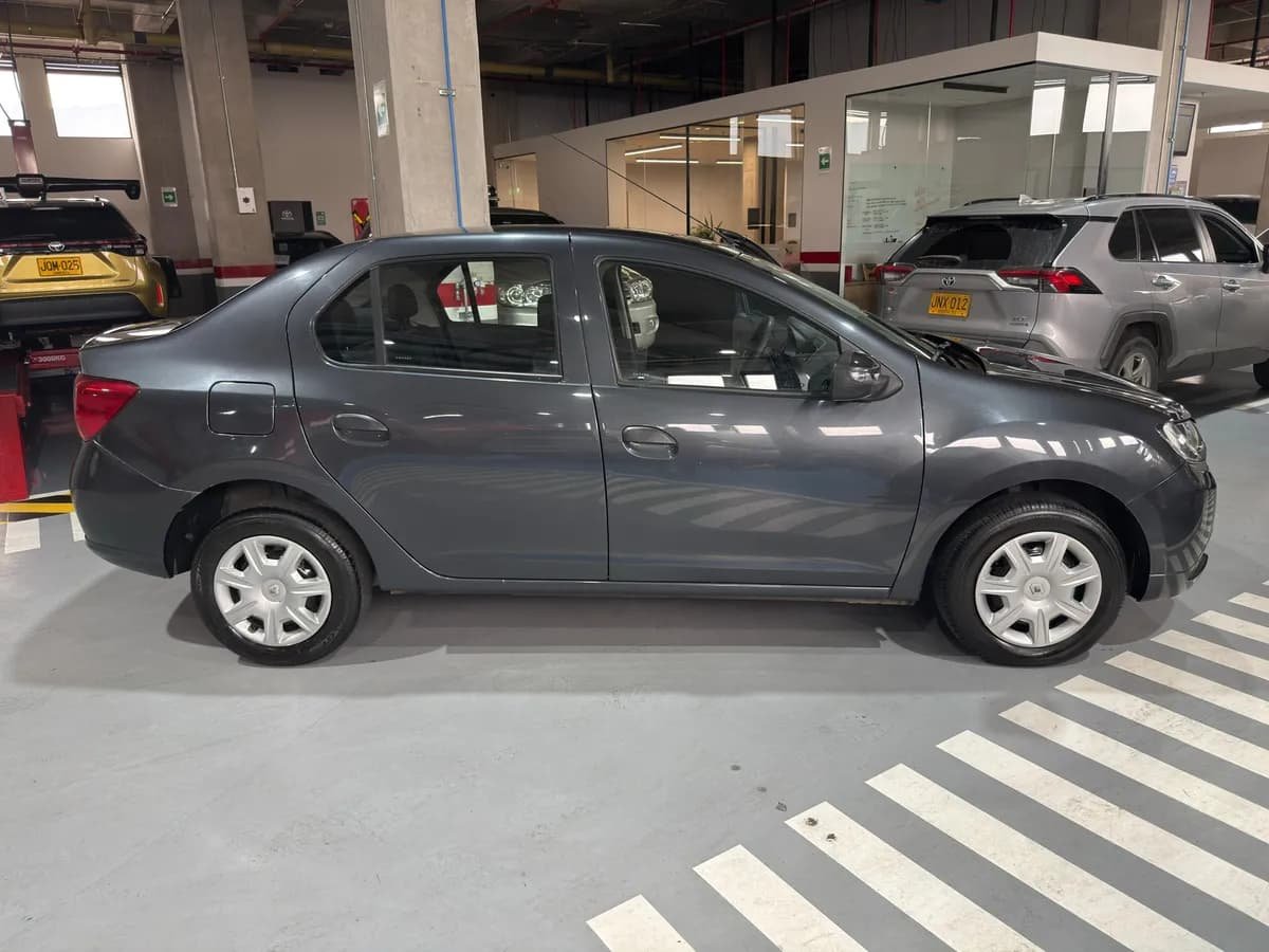 Renault Logan 1.6 Authentique / Life 2019 Gris