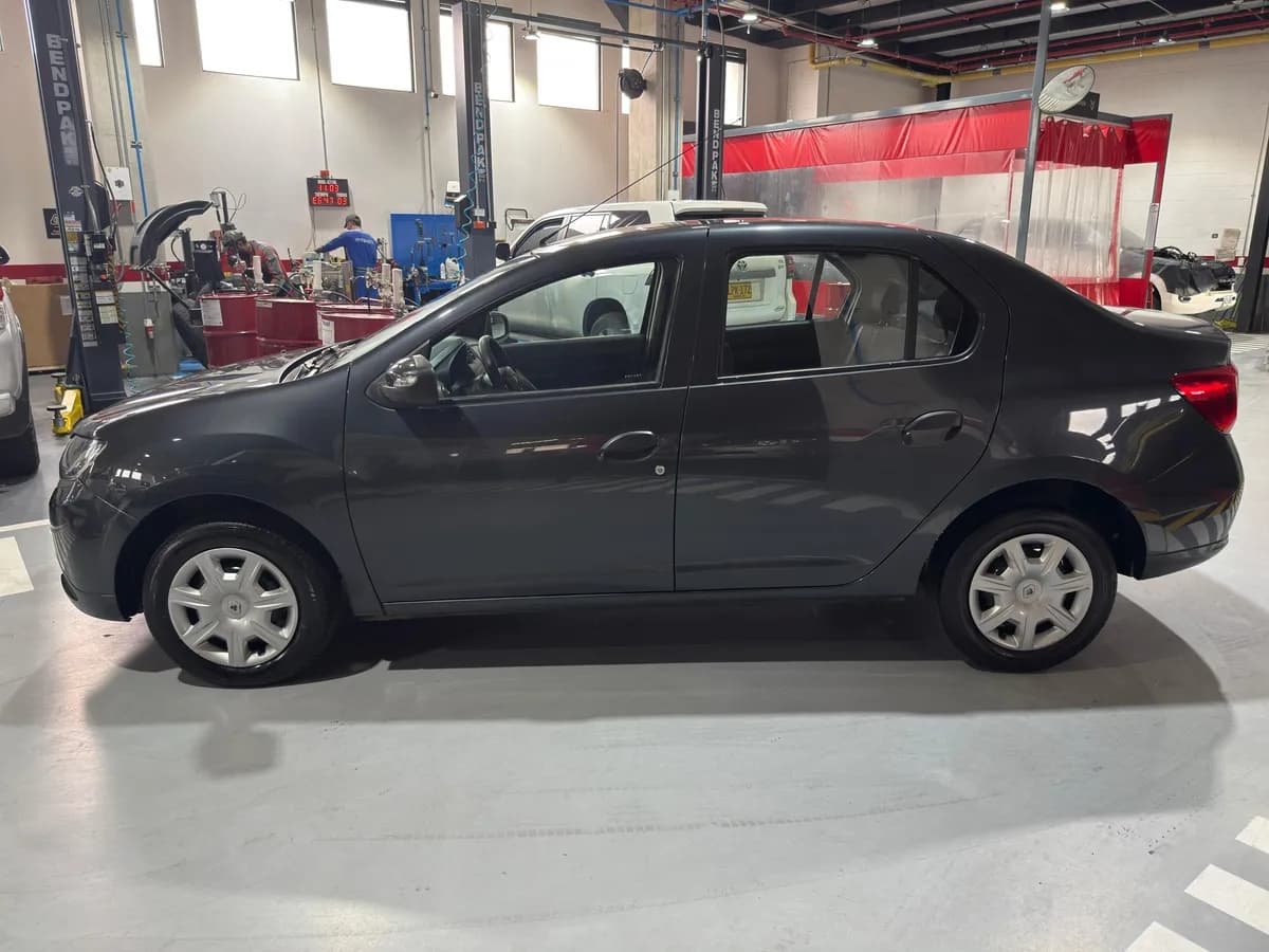 Renault Logan 1.6 Authentique / Life 2019 Gris