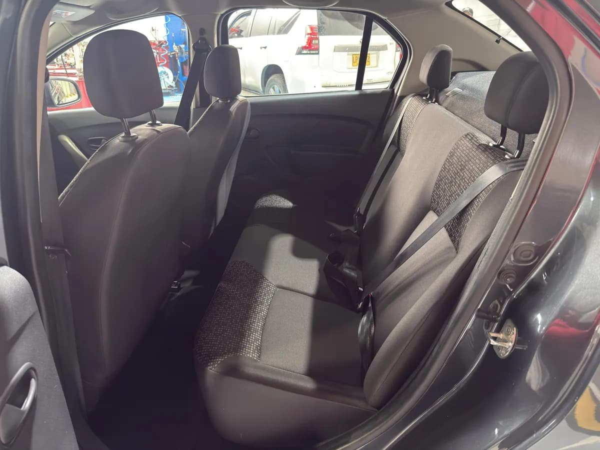 Renault Logan 1.6 Authentique / Life 2019 Gris