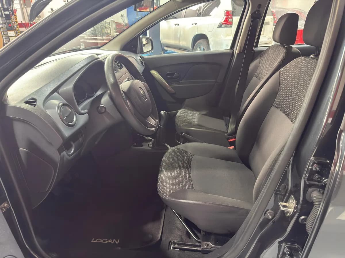 Renault Logan 1.6 Authentique / Life 2019 Gris