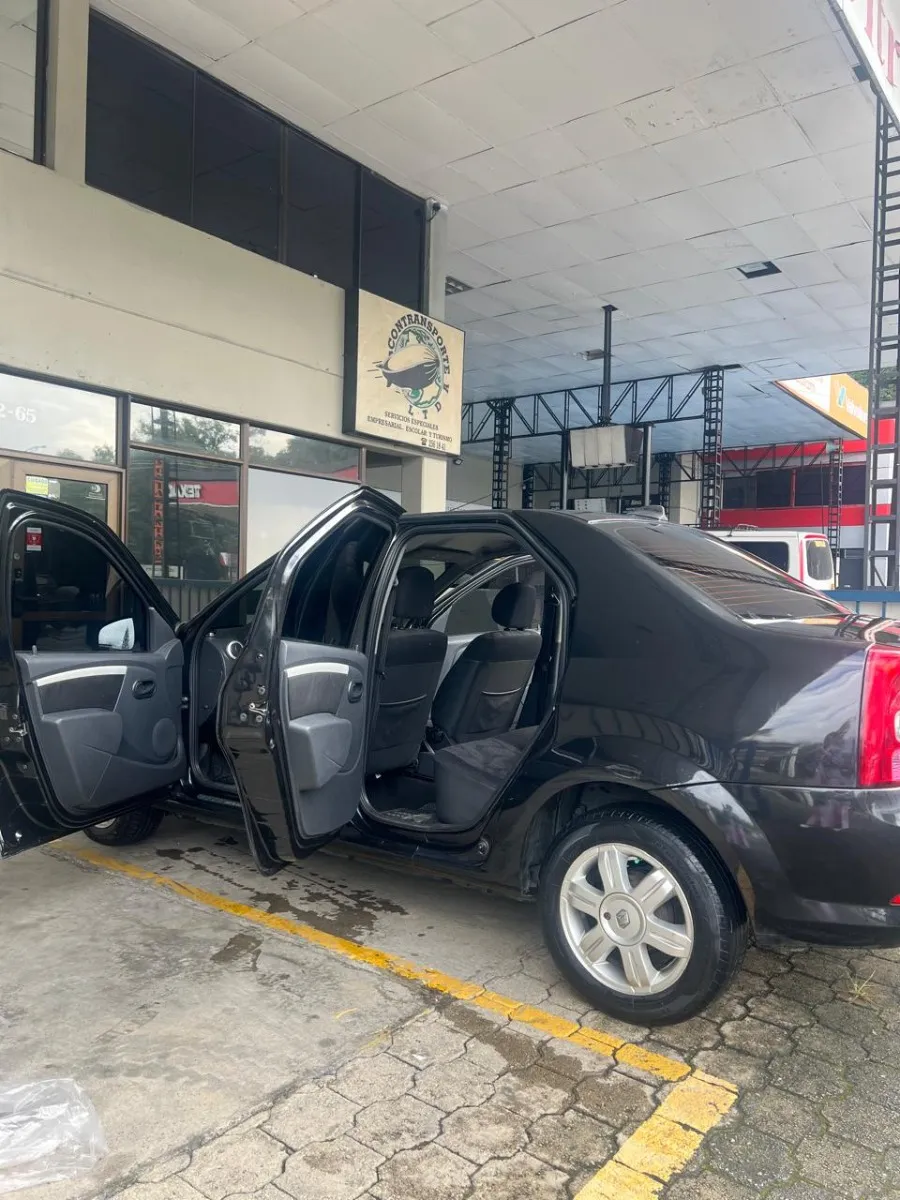 Renault Logan 1.6 Dynamique Nd 2011 Negro