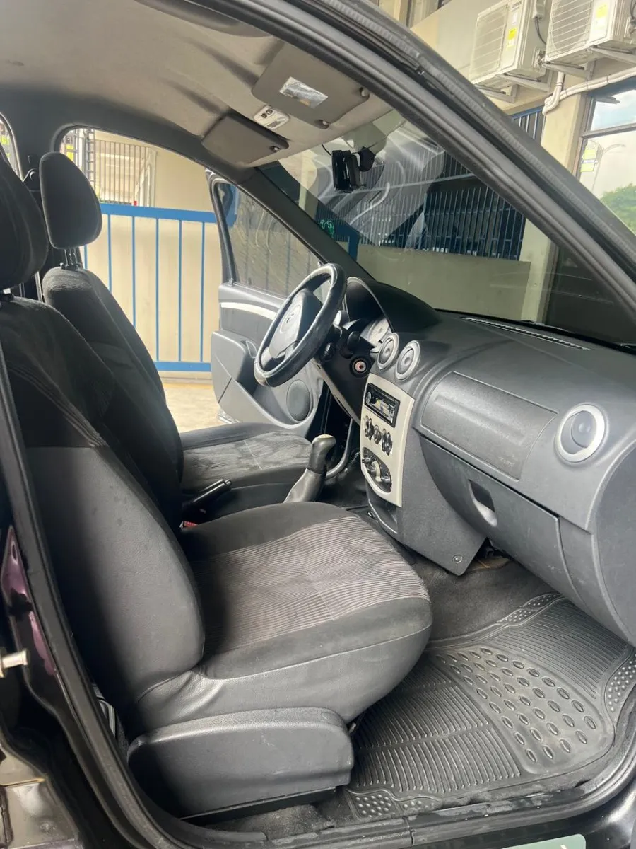 Renault Logan 1.6 Dynamique Nd 2011 Negro