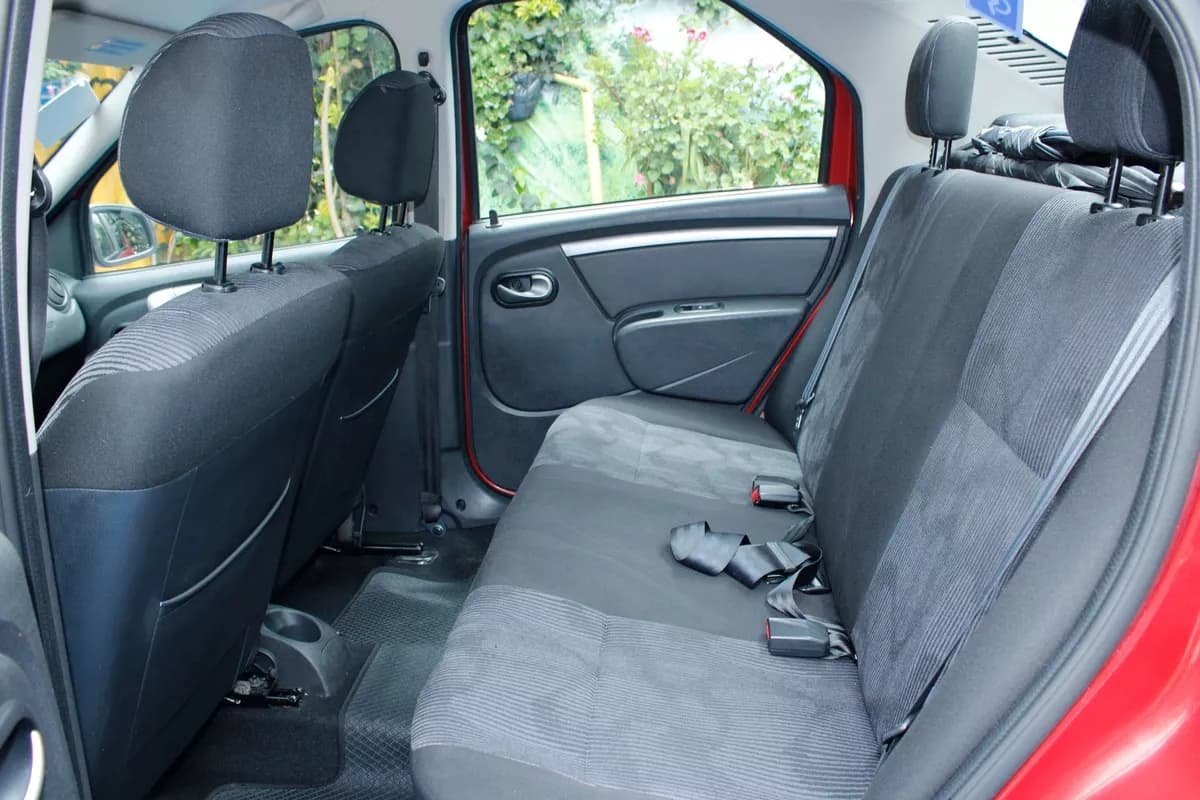 Renault Logan 1.6 Dynamique Rojo 2013