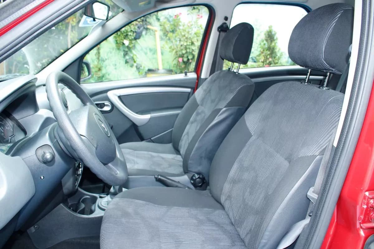 Renault Logan 1.6 Dynamique Rojo 2013
