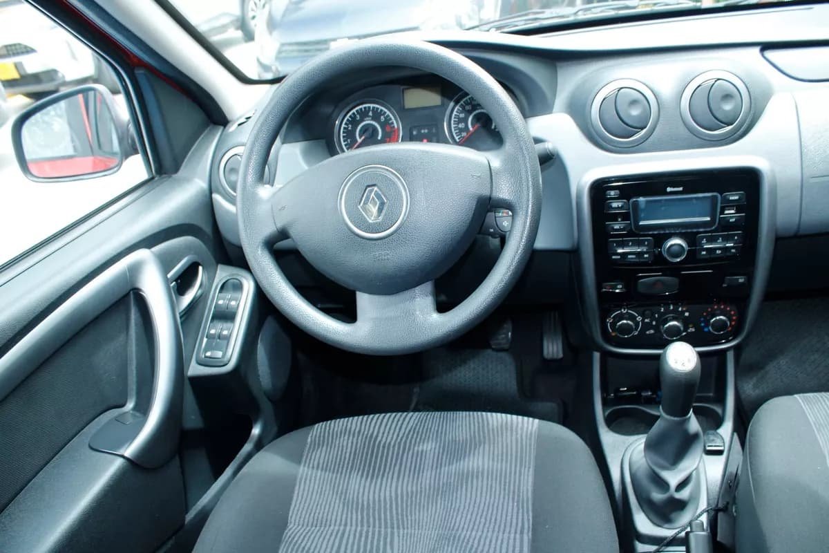 Renault Logan 1.6 Dynamique Rojo 2013