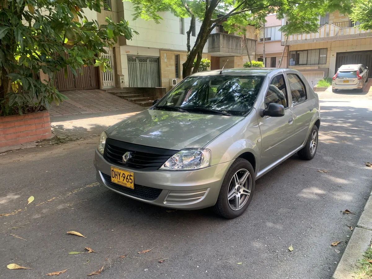 Renault Logan 2018 Gris Medellín
