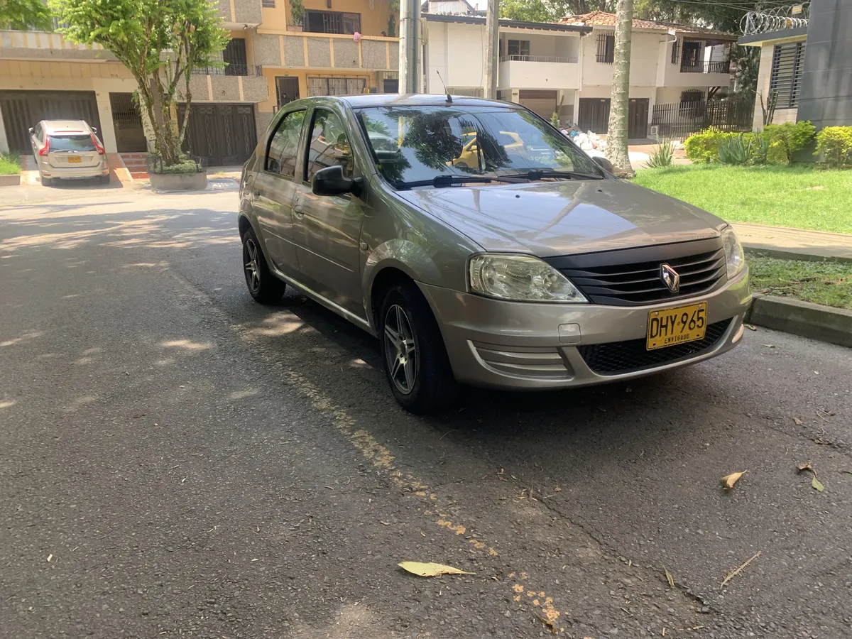 Renault Logan 2018 Gris Medellín