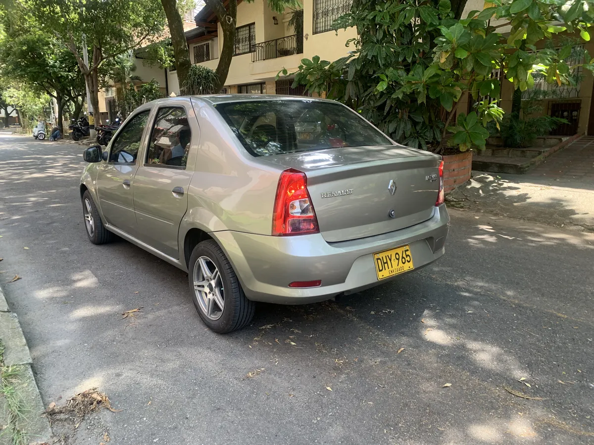 Renault Logan 2018 Gris Medellín