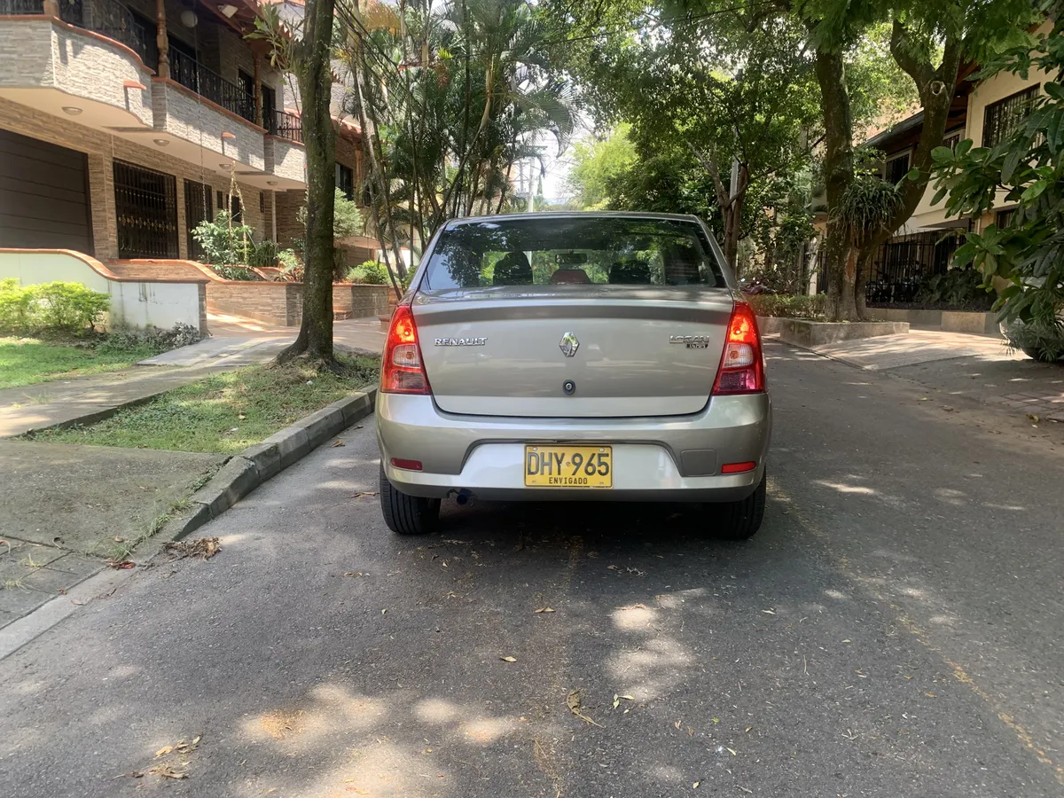 Renault Logan 2018 Gris Medellín