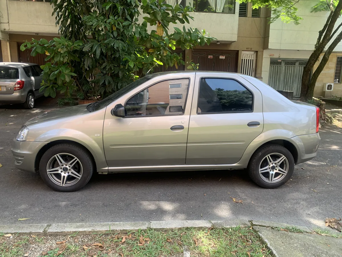 Renault Logan 2018 Gris Medellín