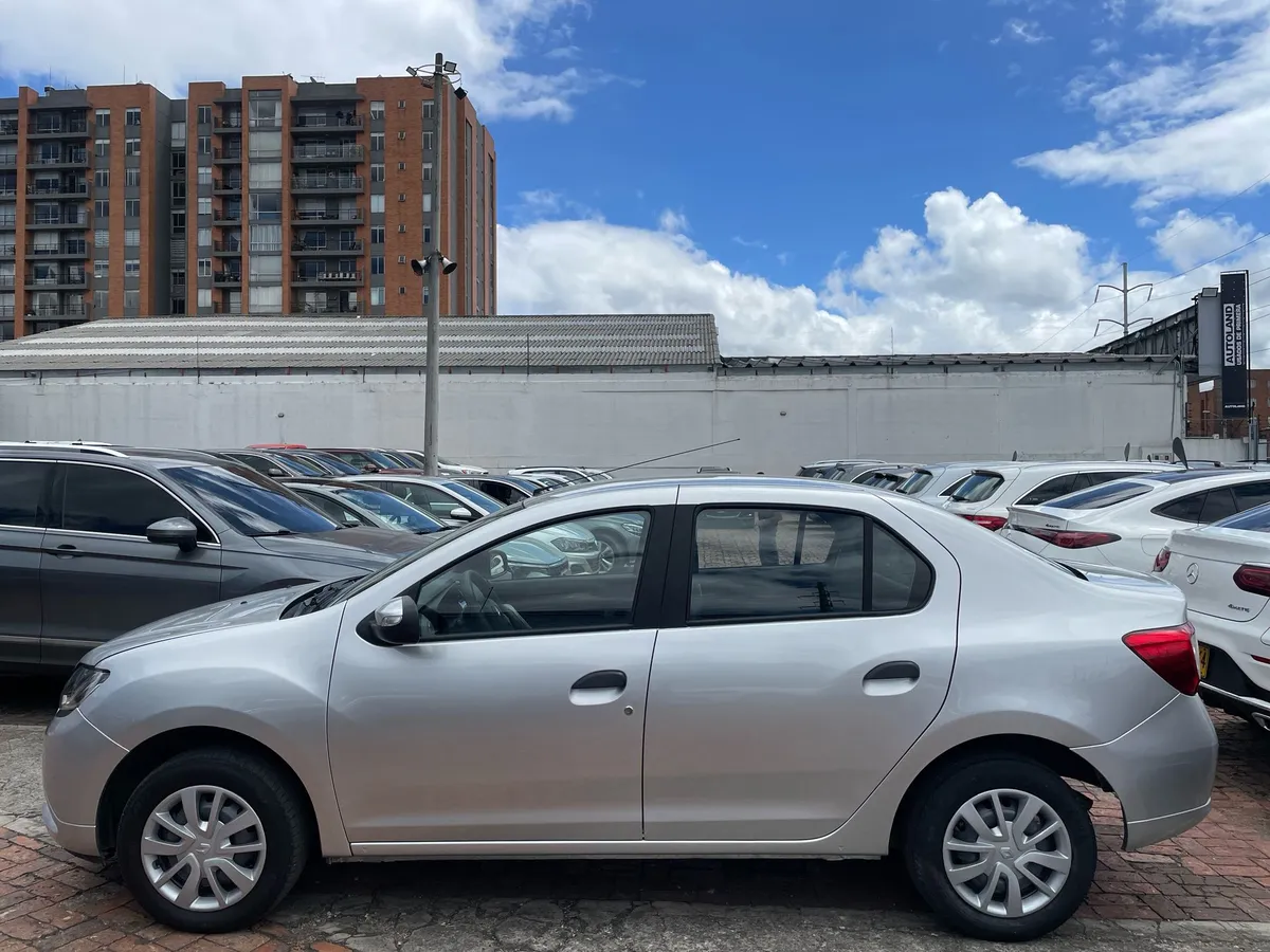 Renault Logan 2018 Plateado Bogotá