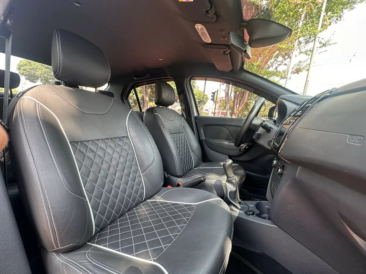 Renault Logan 1.6 Privilege / Intens