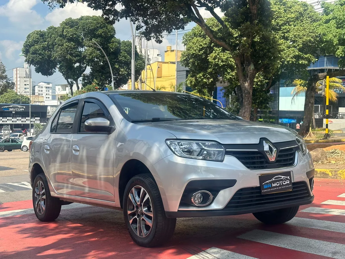 Renault Logan 1.6 Privilege / Intens