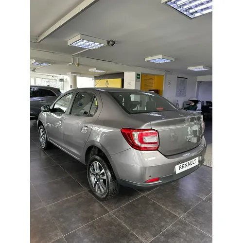Renault Logan 2026 Gris Bogotá