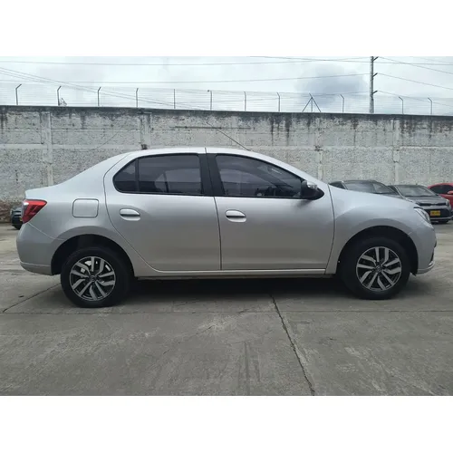 Renault Logan 2022 Plateado Bogotá