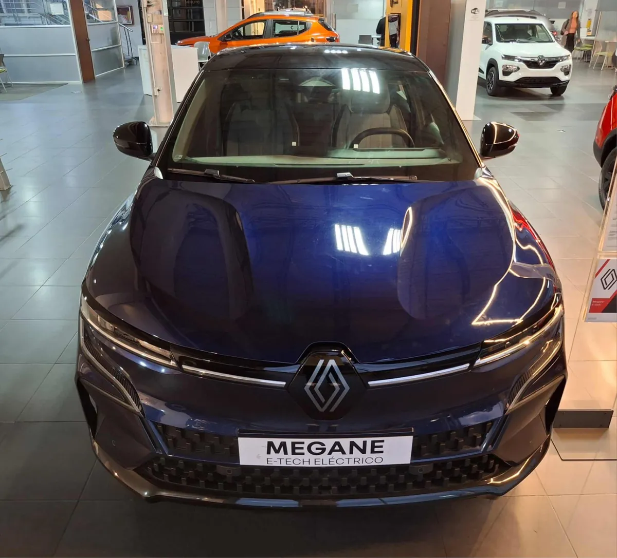 Renault Megane E-Tech 2025 Azul5