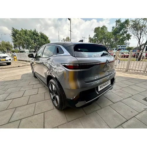 Renault Megane E-Tech 2026 Gris Bogotá
