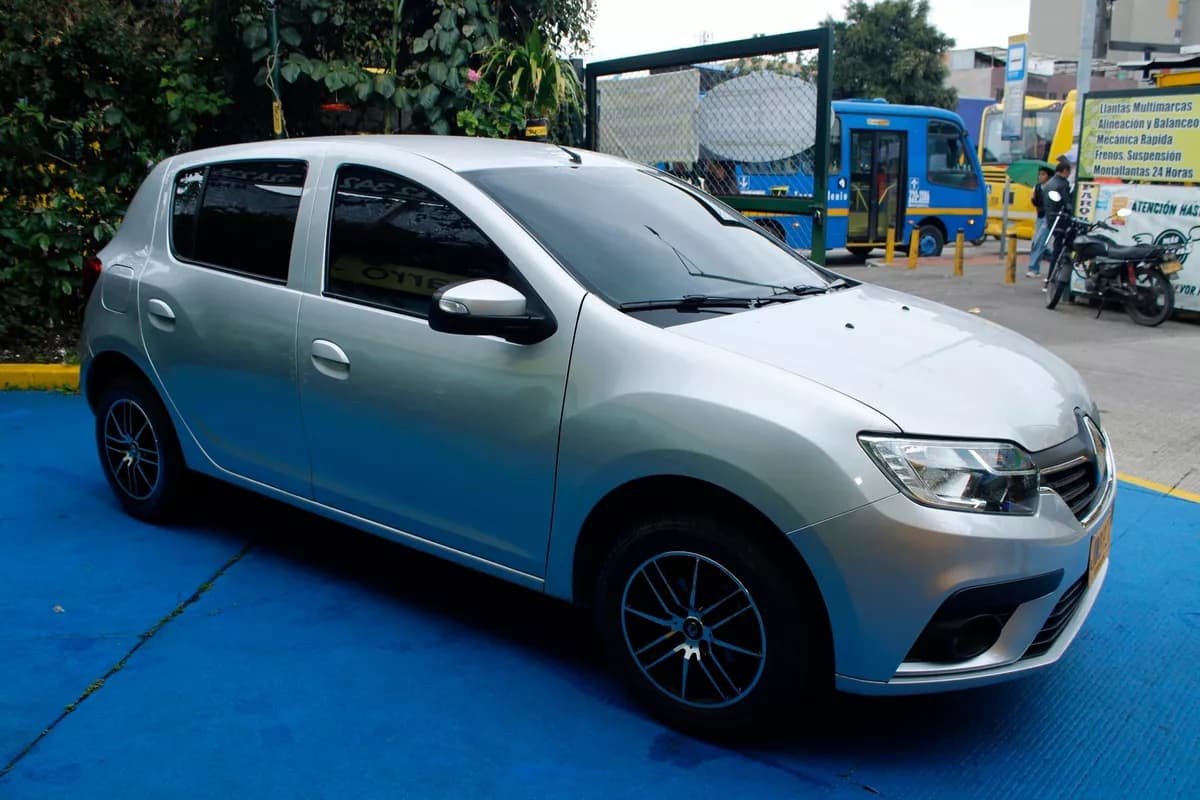 Renault Sandero 1.6 Dynamique Gris 2021