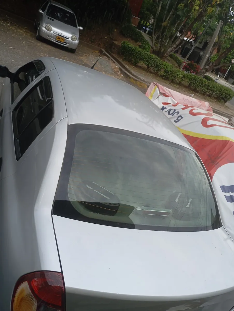 Renault Symbol 2004 Gris Yumbo