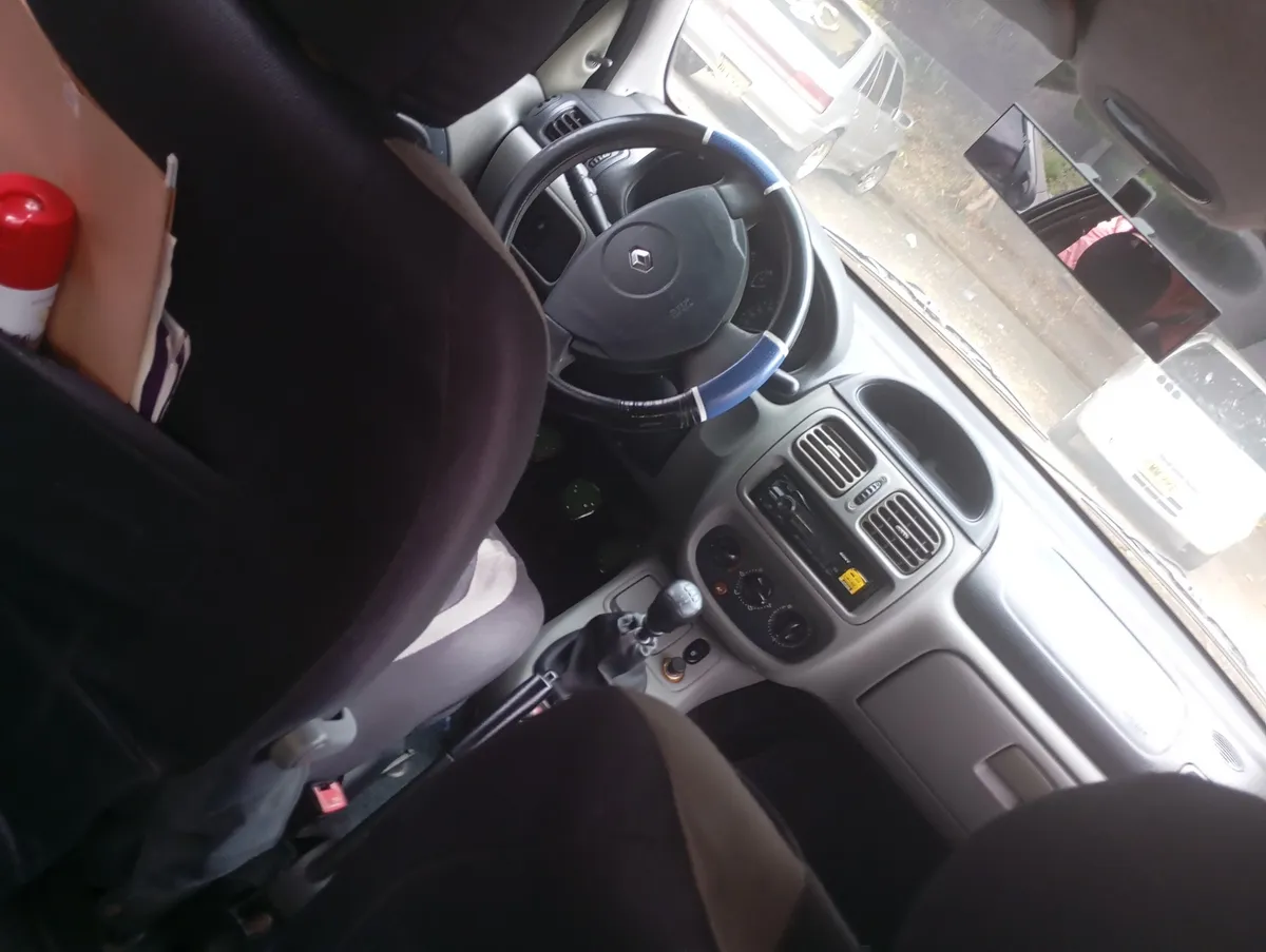 Renault Symbol 2004 Gris Yumbo