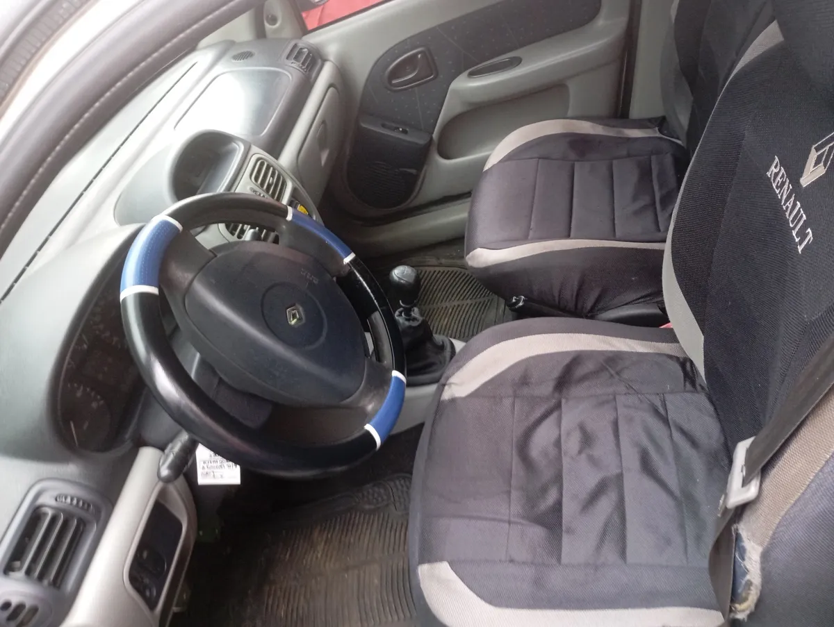 Renault Symbol 2004 Gris Yumbo