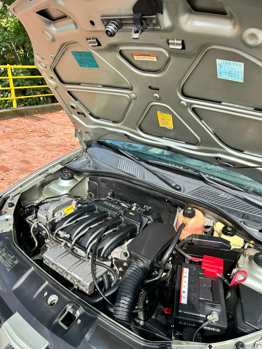 Renault Symbol 2004 Gris Manizales