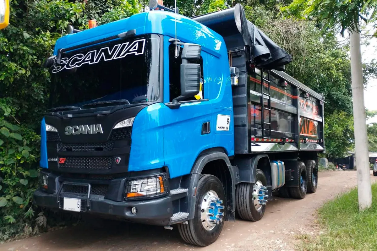 Scania G440 2023 Azul Madrid
