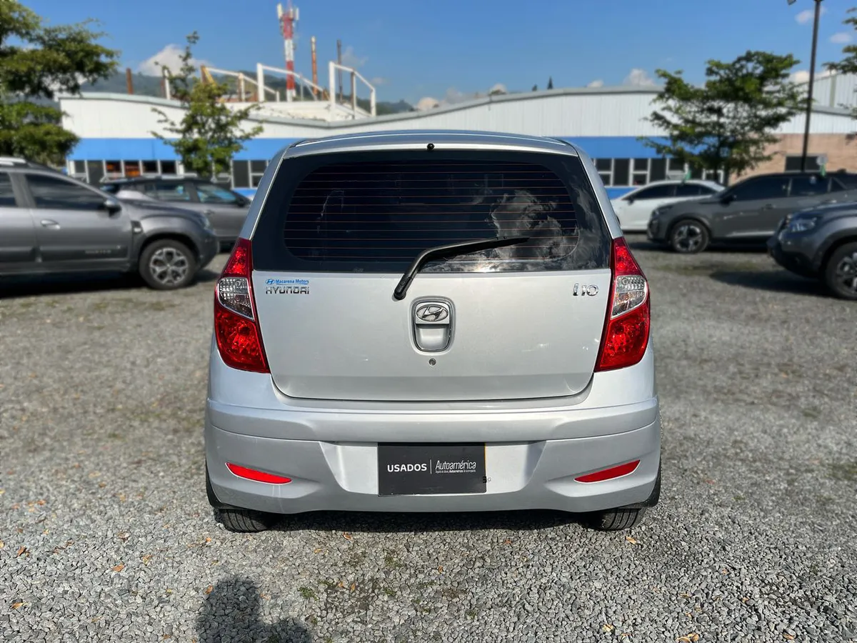 Hyundai i10 2012 Plateado Medellín