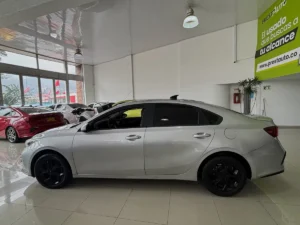 Kia Cerato Vivro 2019 Plateado Bogotá