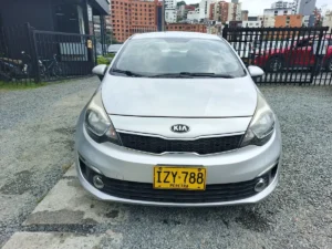 Kia Rio R 2017 Plateado Manizales