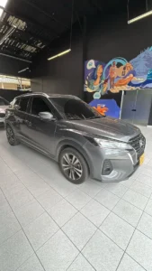 Nissan Kicks 2023 Gris Cali