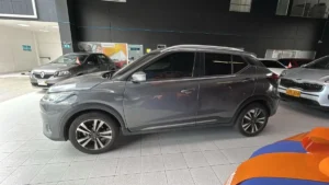 Nissan Kicks 2023 Gris Cali