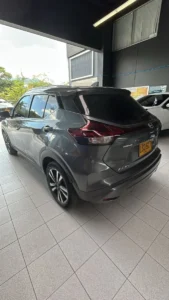 Nissan Kicks 2023 Gris Cali