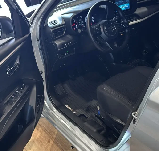 Se vende Suzuki Swift Mild Hybrid 2026 Gris3