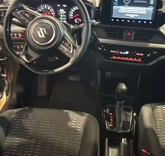 Se vende Suzuki Swift Mild Hybrid 2026 Gris4