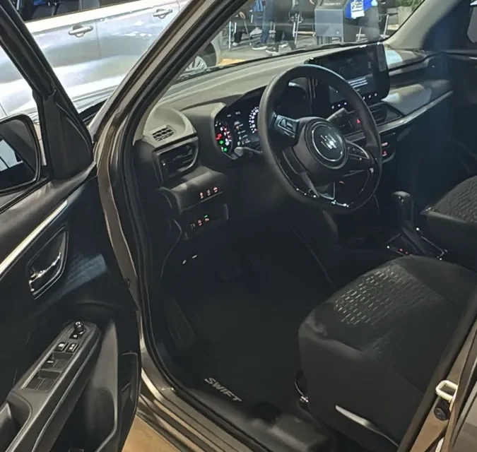 Se vende Suzuki Swift Mild Hybrid 2026 Gris5